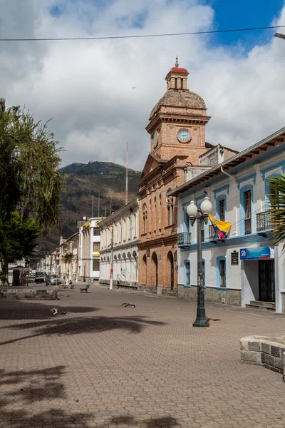 Edificios en Parque Pedro Moncayo en Ibarra — Foto de Stock