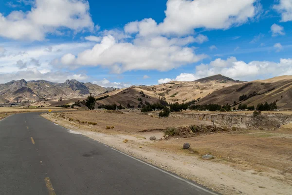 Гірській дорозі в Еквадорі — стокове фото