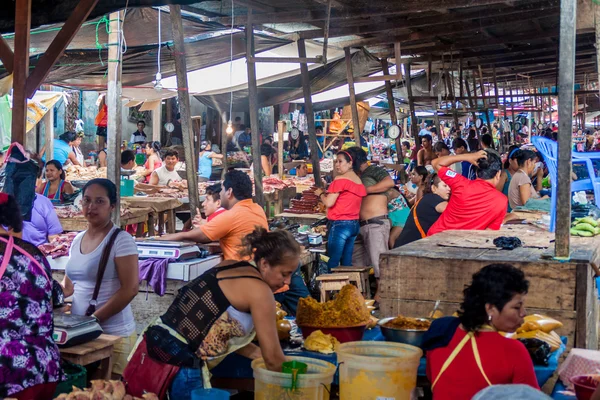 Ринку Белен в місті Iquitos — стокове фото