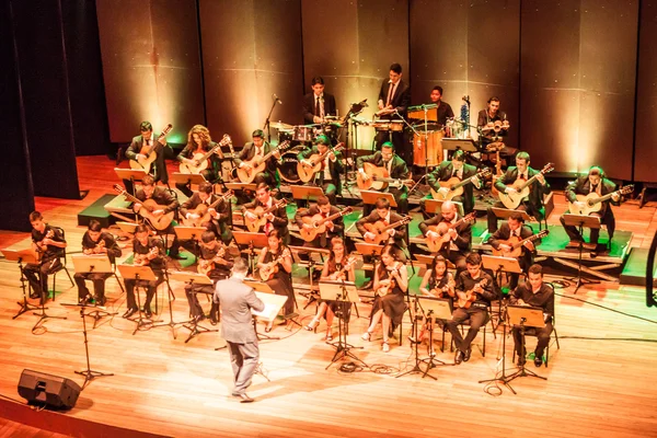 Müzisyenler Teatro Amazonas gerçekleştirmek