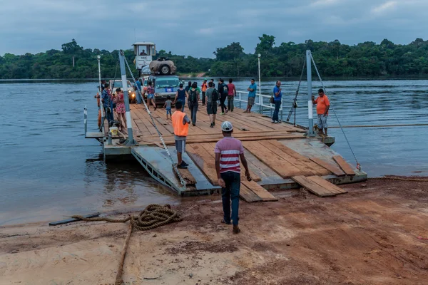 Ferry através do rio Essequibo — Fotografia de Stock