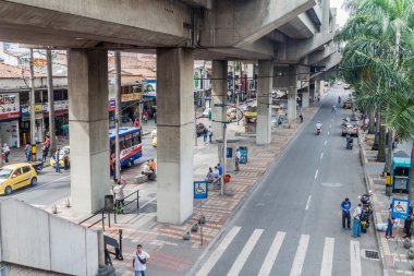 Medellin metro yükseltilmiş streç