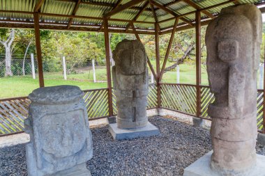 Tierradentro El Tablon sitesinde antik heykeller