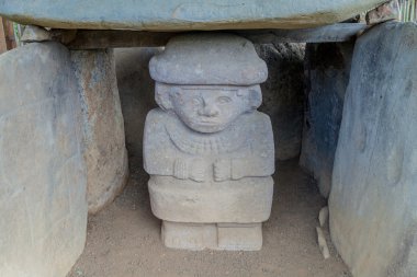 Alto de las Guacas Arkeolojik Sit bir mezar heykeli