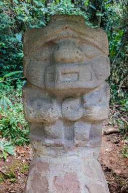 San Agustin arkeolojik Park antik heykel