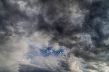 Dramatik bulutlu gökyüzü