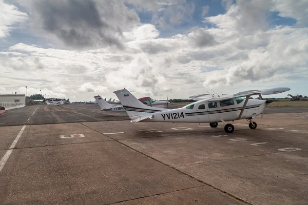 Cessna-Flugzeuge auf dem Flughafen — Stockfoto