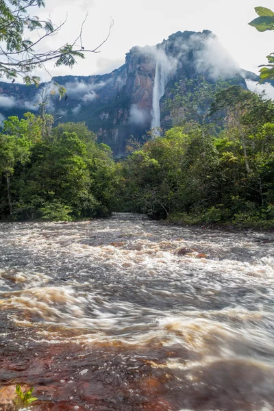 Fluss Churun und Tepui — Stockfoto