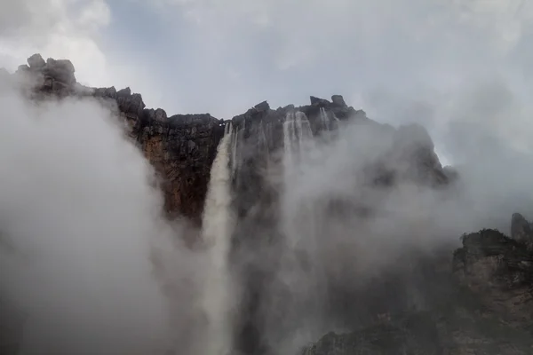 Engel fällt (salto angel) — Stockfoto