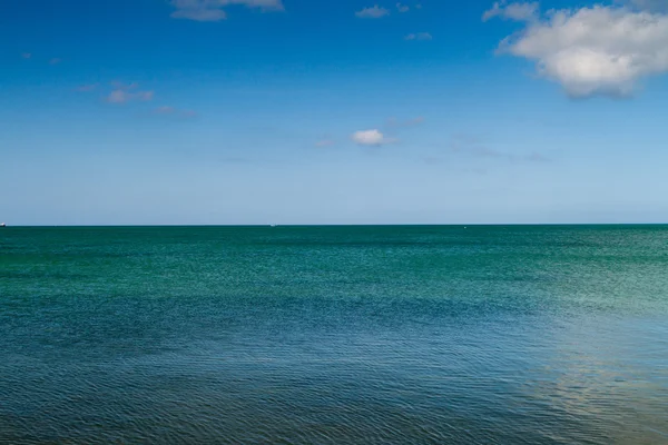 Mar azul interminável — Fotografia de Stock