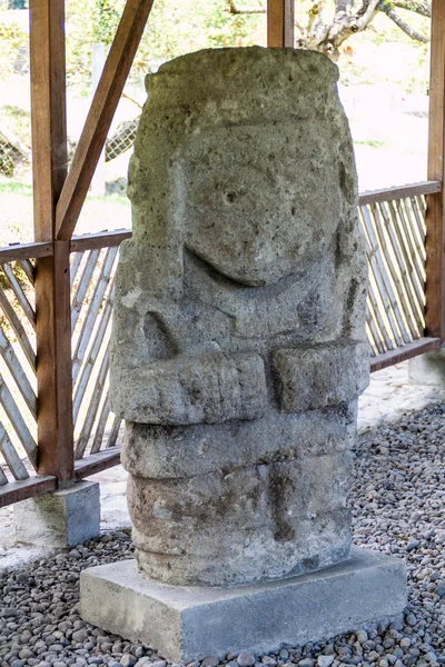 Estatuas antiguas en el sitio de El Tablón en Tierradentro —  Fotos de Stock