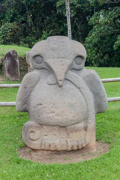 Estátuas antigas no parque arqueológico de San Agustin — Fotografia de Stock