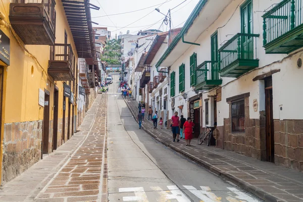 Empinada calle en el centro de San Gil — Foto de Stock