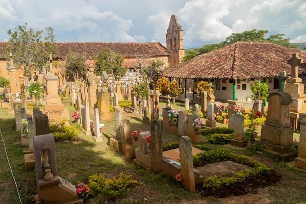 Cemitério com lápides de arenito — Fotografia de Stock