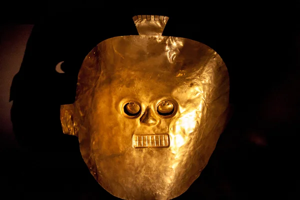 Złota Maska w Muzeum złota — Zdjęcie stockowe