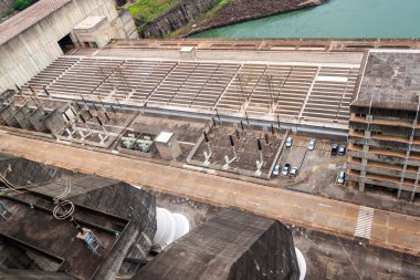 Ayrıntı Itaipu Barajı Brezilya ve Paraguay sınırındaki Parana Nehri üzerinde