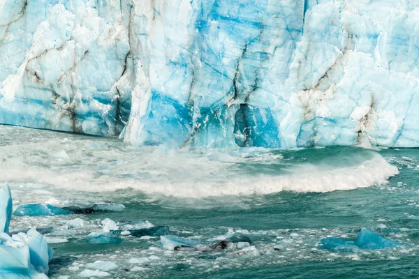 Welle Nach Abgestürztem Eisberg Vom Perito Moreno Gletscher Patagonien Argentinien — Stockfoto