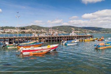 Bir bağlantı noktası Ancud, Chiloe Adası, Şili teknelerle görünümünü.