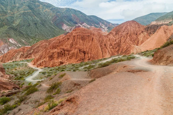 Kleurrijke Rotsformaties Buurt Van Purmamarca Dorp Quebrada Humahuaca Vallei Argentinië — Stockfoto