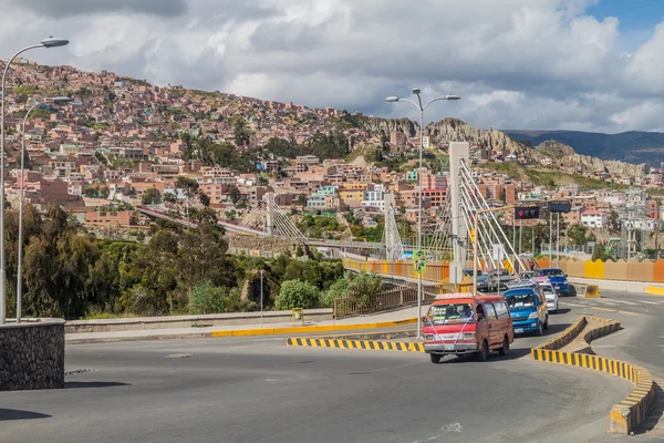 Paz Bolivia April 2015 Traffic Puentes Trillizos Bridges Paz Bolivia — ストック写真