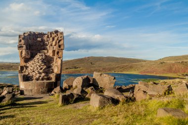 Harabe bir mezar kule Sillustani, Peru