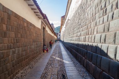 Cuzco, Peru - 23 Mayıs 2015: Loreto sokakta Cuzco, Peru İnka'nın mükemmel taş işçiliği.