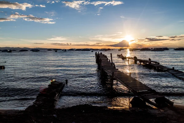 Coucher Soleil Dans Port Copacabana Ville Sur Lac Titicaca Bolivie — Photo