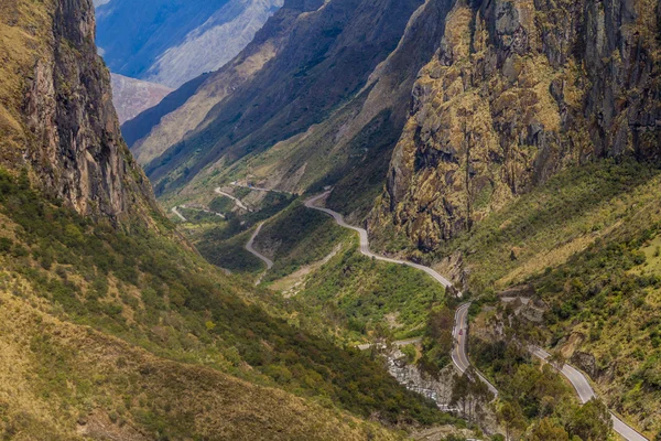 Strada Tortuosa Olllantaytambo Quillabamba Nel Tratto Del Passo Abra Malaga — Foto Stock