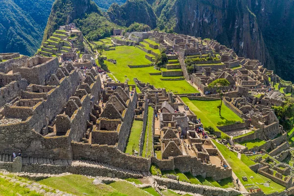 Machu Picchu Perú Mayo 2015 Multitud Visitantes Las Ruinas Machu — Foto de Stock