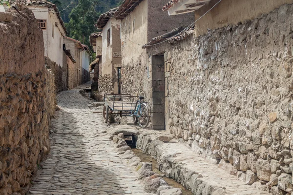 Jednym Starożytnymi Alejkami Ollantaytambo Wieś Świętą Dolinę Inków Peru — Zdjęcie stockowe