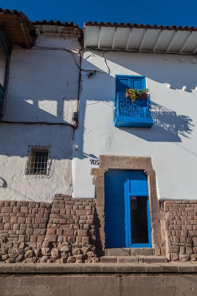 在秘鲁库斯科的古印加基础上建造的殖民住宅 — 图库照片