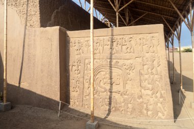 Arkeolojik Sit Huaca Arco Iris (gökkuşağı Tapınağı) Trujillo, Peru bir gökkuşağı dekorasyon detay
