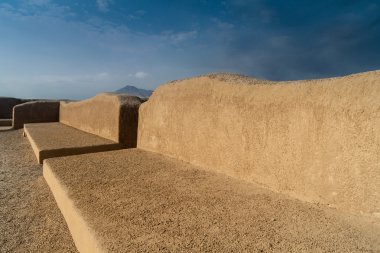 Adobe duvara arkeolojik sit Chan Chan Trujillo, Peru