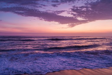 Huanchaco, Peru sahilde günbatımı