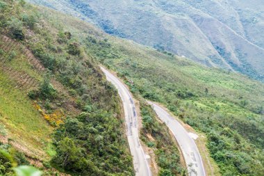 Dağ yolundan Balsas ve Leimebamba, Peru arasında