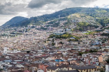 Bir Quito, Ekvator başkenti havadan görünümü