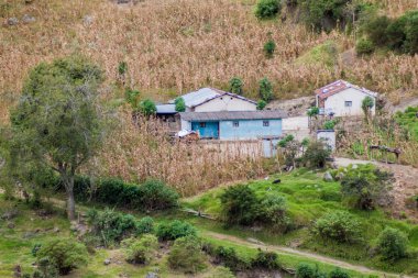 Kanyon Toachi Nehri Quilotoa krater, Ekvator yakınında küçük hamlet