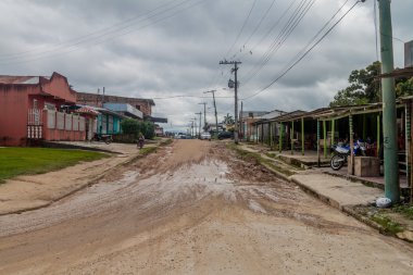 Tabatinga, Brezilya - 22 Haziran 2015: Tabatinga şehirdeki sokak görünümünü.
