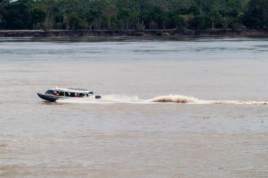 Tabatinga, Brezilya - 22 Haziran 2015: Rating Nehri yakınındaki Tabatinga (Brezilya Amazon üzerinde)