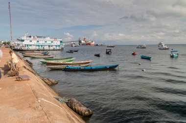 Santarem, Brezilya - 29 Temmuz 2015: bir bağlantı noktası Santarem içinde bağlantılı nehir tekne