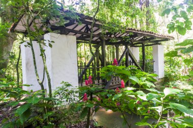 Kapalı köprü San Gil, Kolombiya parkında El Gallineral