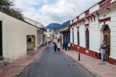 Bogota, Kolombiya - 23 Eylül 2015: Street Bogota merkezi La Candelaria mahalle.