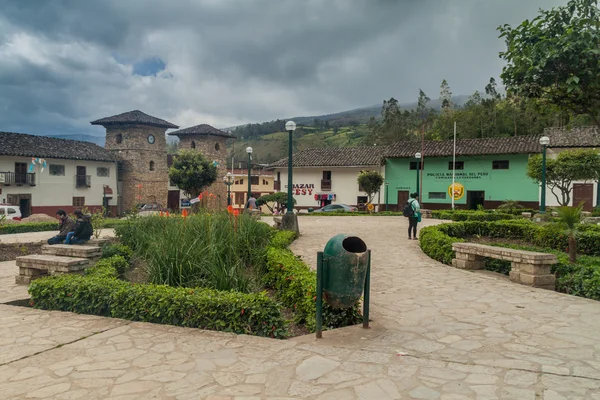 Leymebamba, Peru - 9 Haziran 2015: Şehir Meydanı bir köyün Leymebamba, kuzey Peru.
