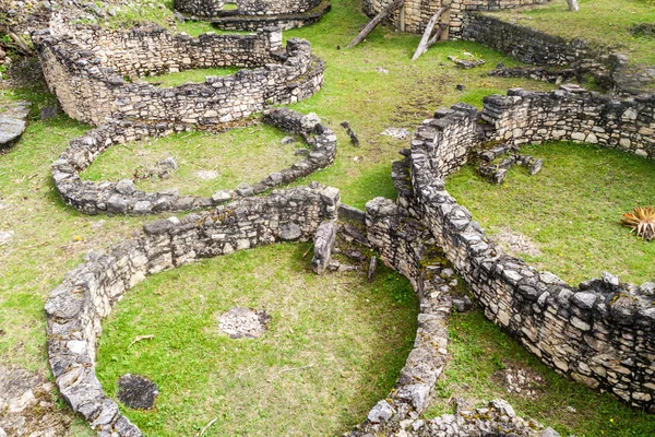 Ruinerna Runda Hus Kuelap Förstörda Citadel Staden Chachapoyas Molnskog Kultur — Stockfoto