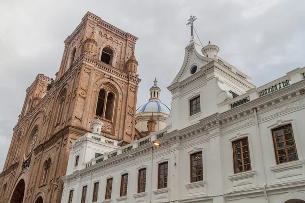 厄瓜多尔昆卡新主教座堂 Catedral Inmaculada Concepcion — 图库照片