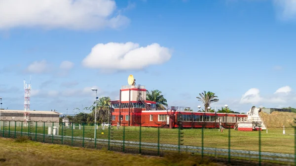 Отслеживание Метеостанция Centre Spatial Guyanais Guiana Space Centre Куру Французская — стоковое фото