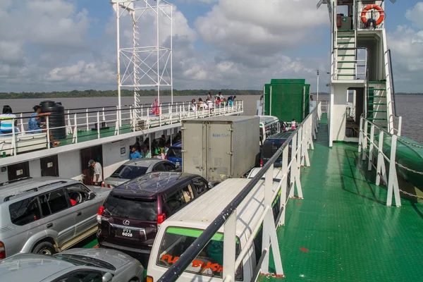 Drenażu Południowa Surinam Sierpnia 2015 Ferry Przekraczania Rzeki Corantijn Courantyne — Zdjęcie stockowe