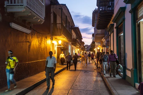 Cartagena Indias Colômbia Agosto 2015 Pessoas Caminham Pelas Ruas Cartagena — Fotografia de Stock