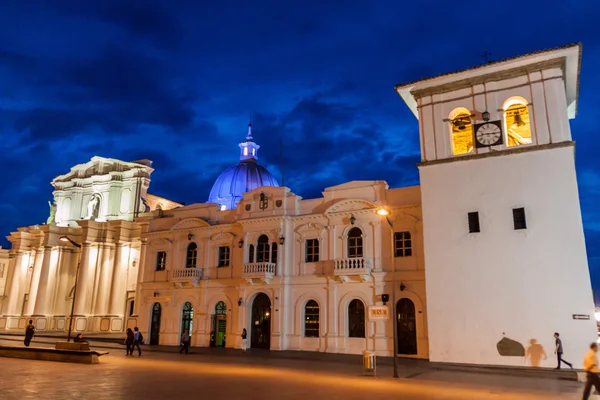 Popayan Colômbia Setembro 2015 Pessoas Frente Catedral Parque Caldas Cidade — Fotografia de Stock