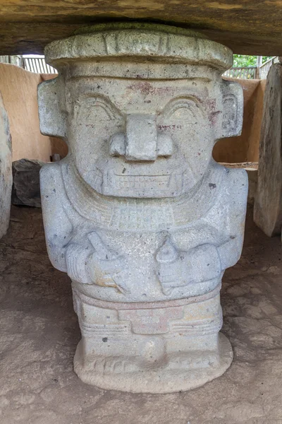 Estátua Localizada Sítio Arqueológico Alto Los Idolos Perto San Agustin — Fotografia de Stock